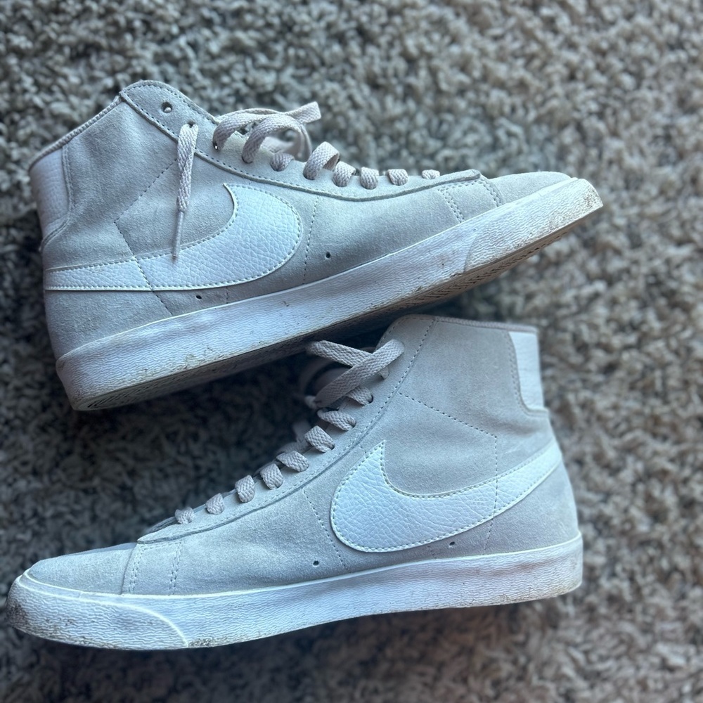 Nike Women's blazers Light Gray High-Top Sneakers